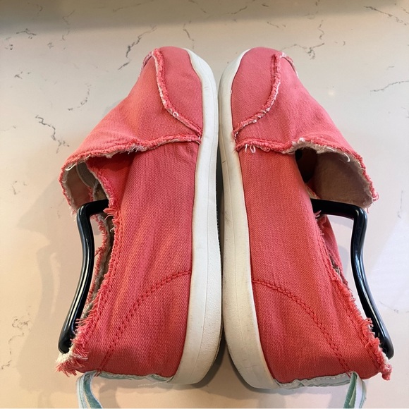 Vionic Beach Sneakers Slip On Malibu Red Coral Pink Womens 9 M Orthotic Shoes - Picture 7 of 10